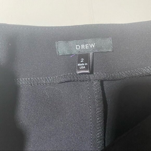 Drew Black Pleated Zip Closure Cropped Pants - Picture 5 of 6